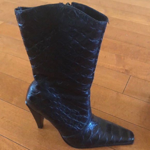 Rare Dolce Vita Black crocodile embossed boots. - Picture 7 of 7